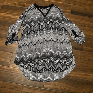 Riley + James Women’s Tunic Blouse Long or 3/4 Sleeve V Neck Black White Pattern